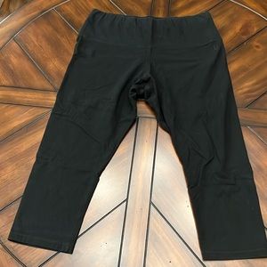 New York & Company High-Rise Cropped Leggings
